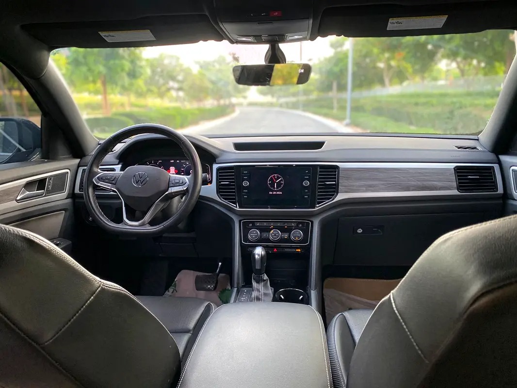 Volkswagen Atlas SE 6