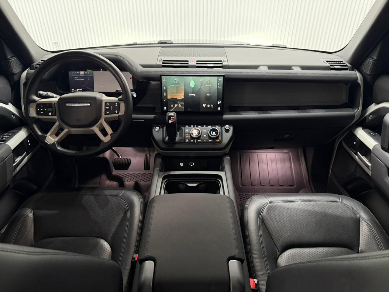 Land Rover Defender 110 S P300 8