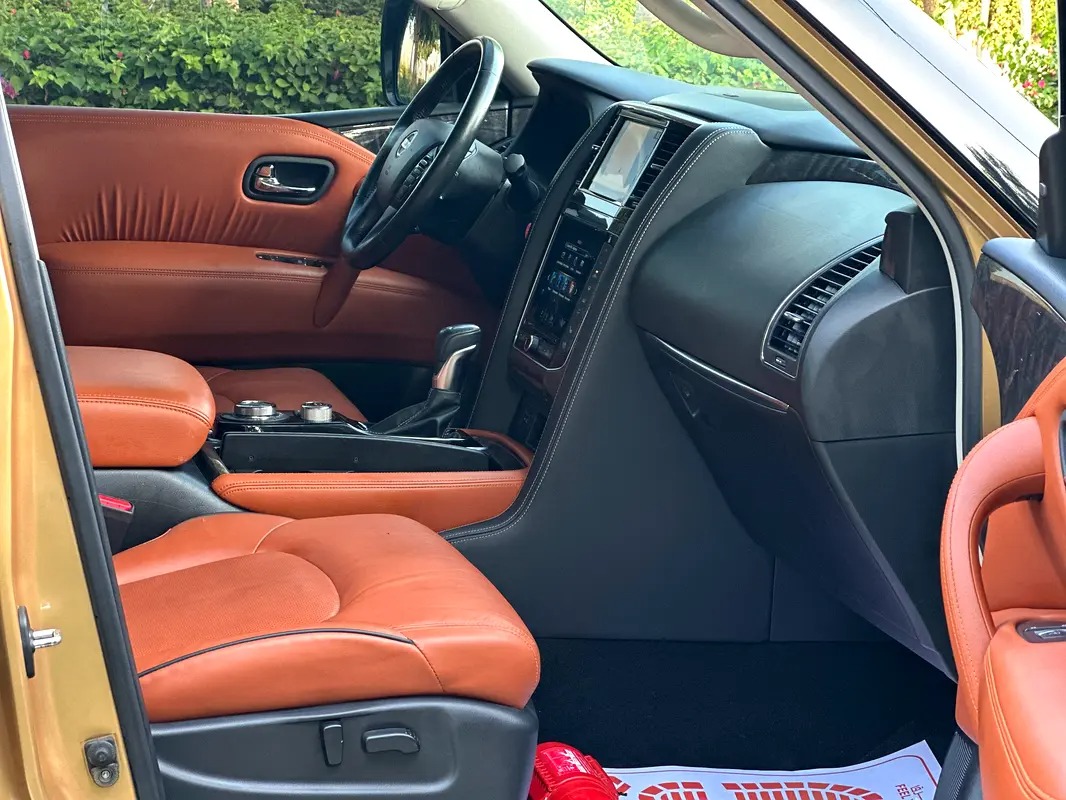 Nissan Patrol LE Titanium 10