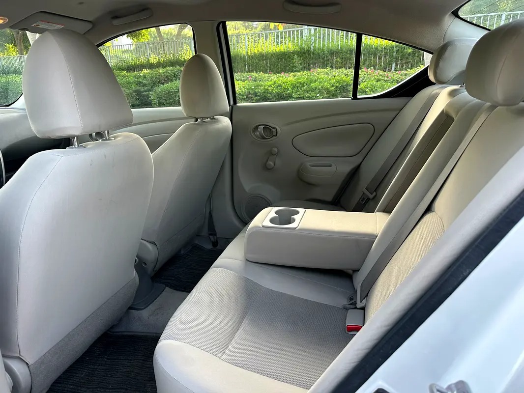 Nissan Sunny SE 9