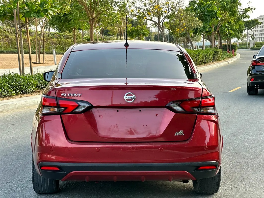 Nissan Sunny 5